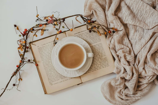 Idée de cadeau pour la fête des mères : Offrez-lui une box livre ! - Booksterious